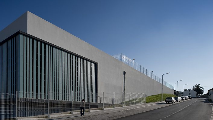 Escola EB1/Ji + Piscinas Municipais de Azueira